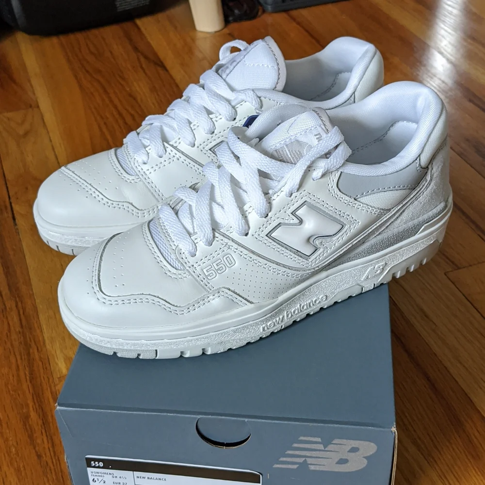 New Balance 550 - Womens 6.5 - Picture 3 of 9